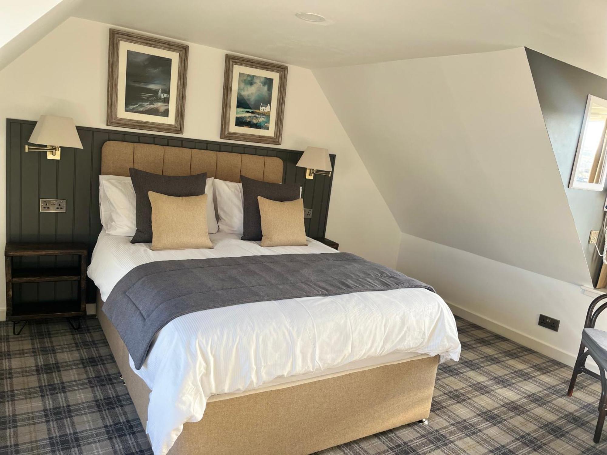 Double Room Private Bathroom
